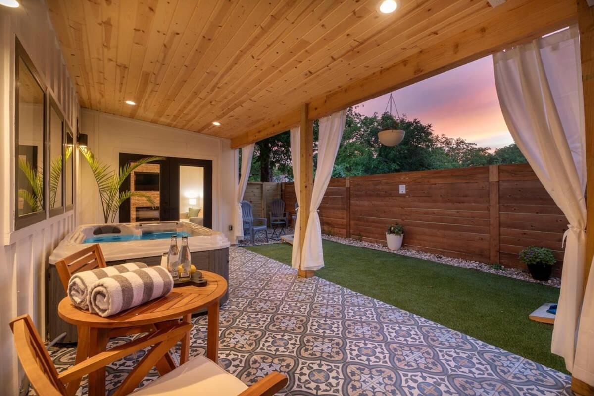 Petit Paradis Studio With Hot Tub Fredericksburg Eksteriør bilde