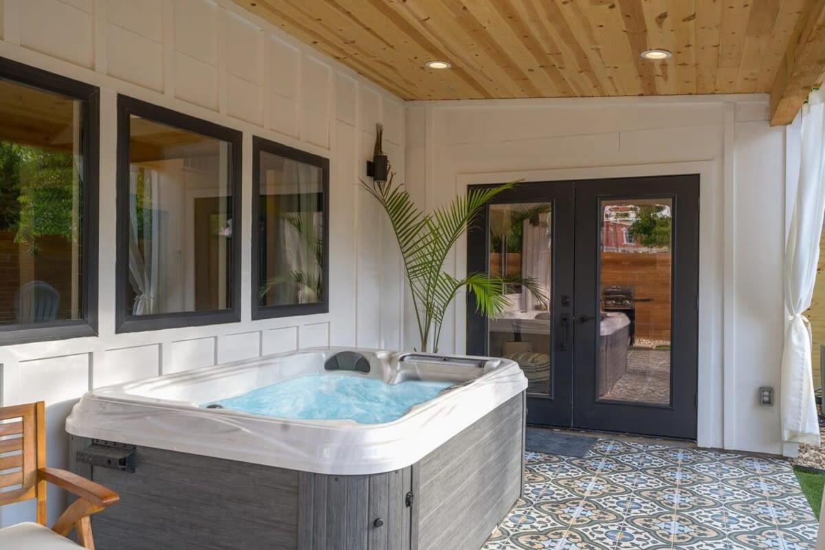 Petit Paradis Studio With Hot Tub Fredericksburg Eksteriør bilde